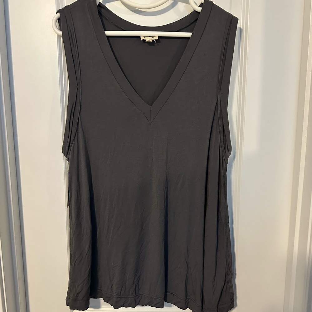 POL Sleeveless V-Neck Tank Top in Charcoal